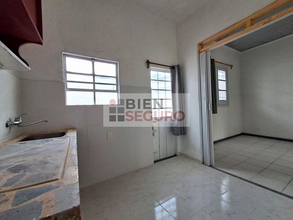 Cómoda casa de 2 dormitorios con estufa a leña en alquiler