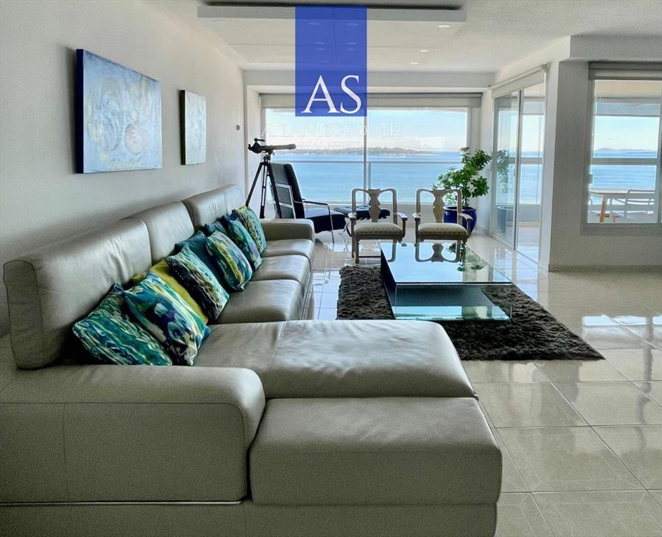 Apartamento de 4 dormitorios con parrillero en