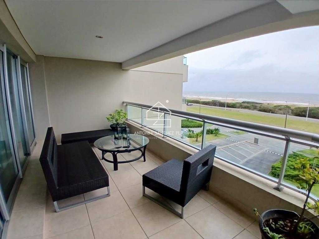 APARTAMENTO EN VENTA FRENTE AL MAR 3 DORMITORIOS
