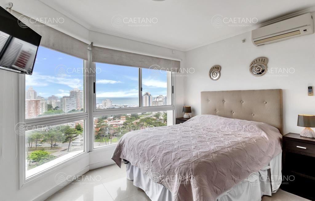 En venta departamento de 3 dormitorios en Punta del Este