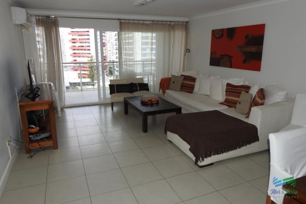 En venta apartamento 3 dormtirorios con propio,
