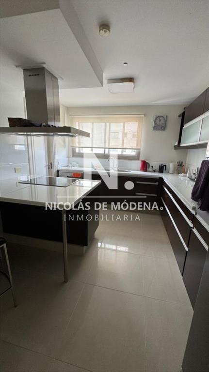 En venta apartamento de 3 dormitorios en Brava,