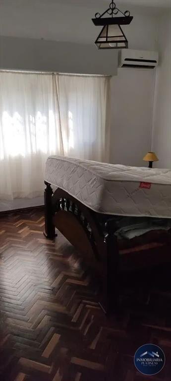Casa en venta c/ cochera en Las Acacias