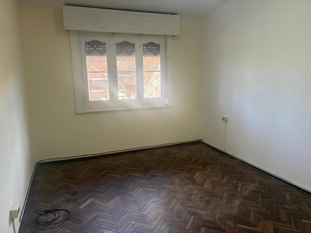 Venta Casa 2 dormitorios con amplio jardín y doble entrada