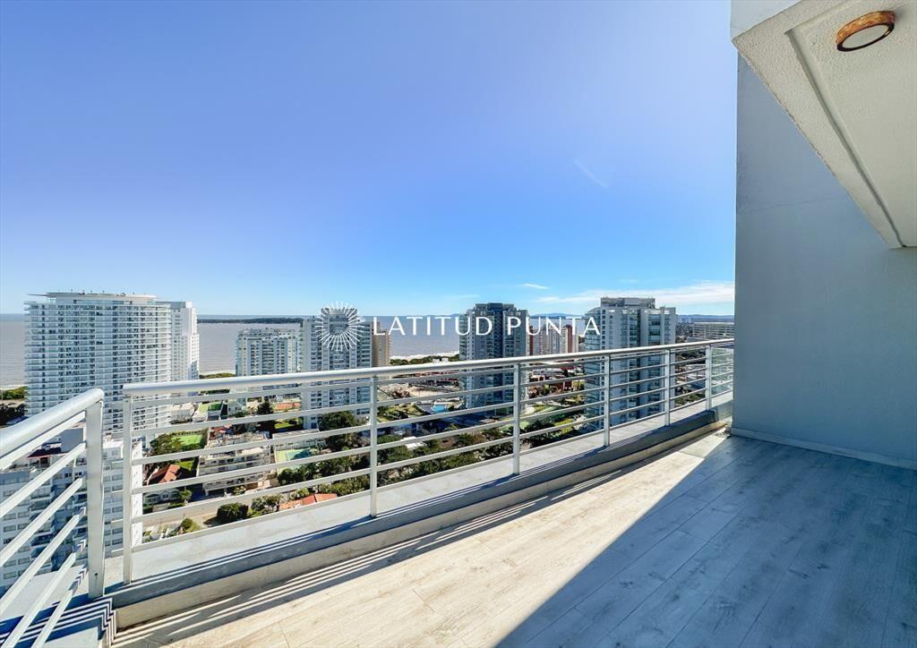Penthouse dúplex en Mansa, 3 suites más