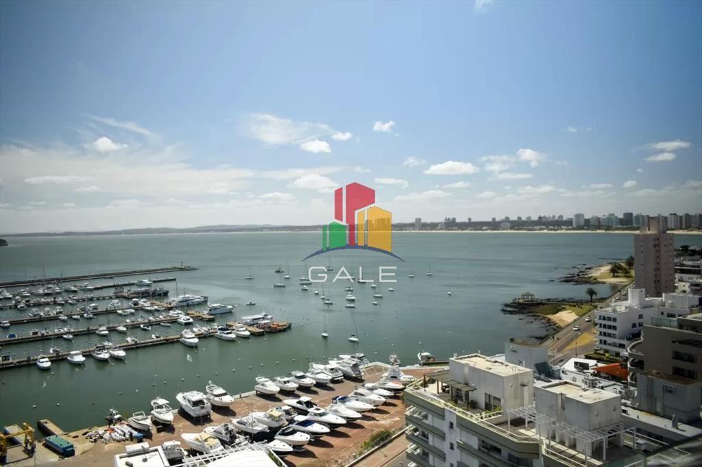Departamento de 3 dormitorios + dep. en venta en