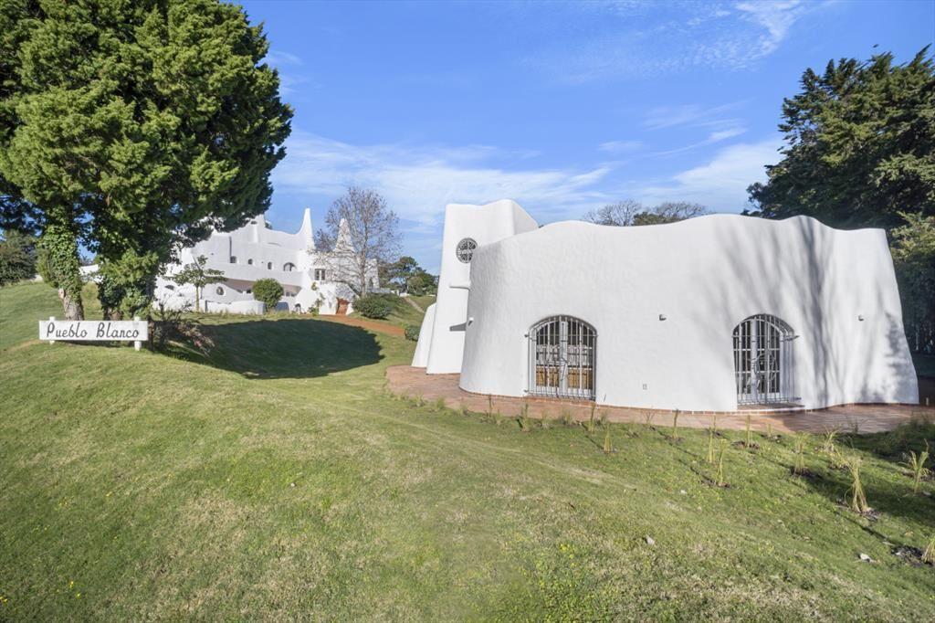 Exclusiva propiedad en San Rafael, Pueblo Blanco - Punta de