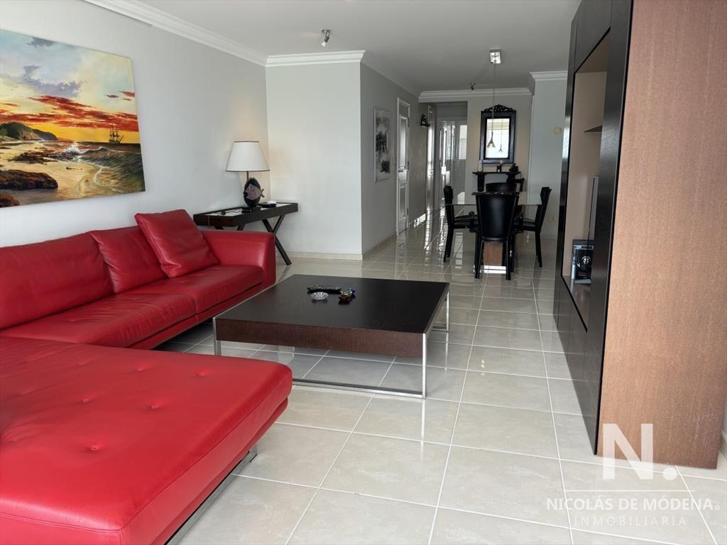 MILLENIUM TOWER PUNTA DEL ESTE, VENTA MANSA FRENTE AL MAR