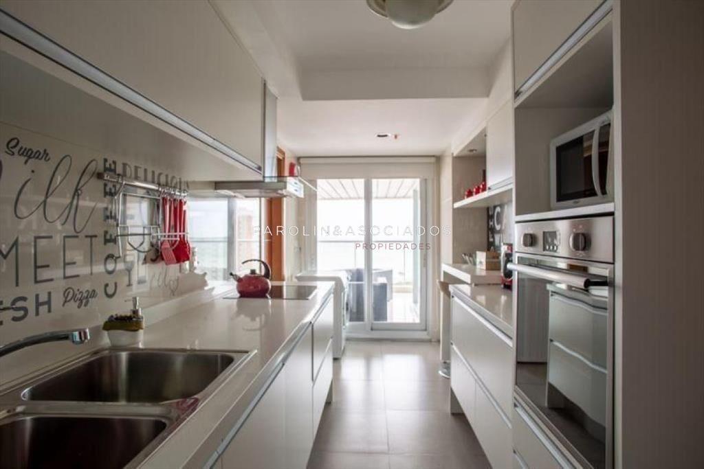 Apartamento en venta de 3 dormitorios en Miami