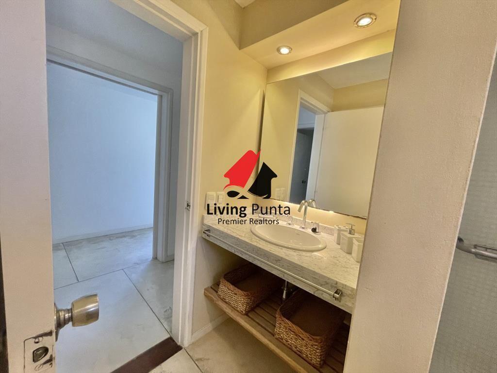 VENTA DE HERMOSA CASA DE 4 DORMITORIOS EN LUGANO