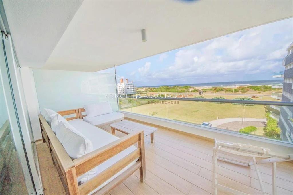 Apartamento de 3 dormitorios en venta en complejo