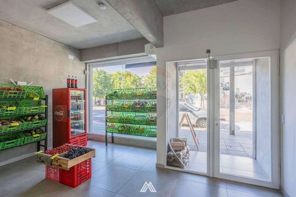 VENTA LOCAL C/RENTA TRES CRUCES