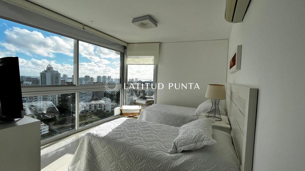 Apartamento en Le Parc, piso alto, 3 suites más