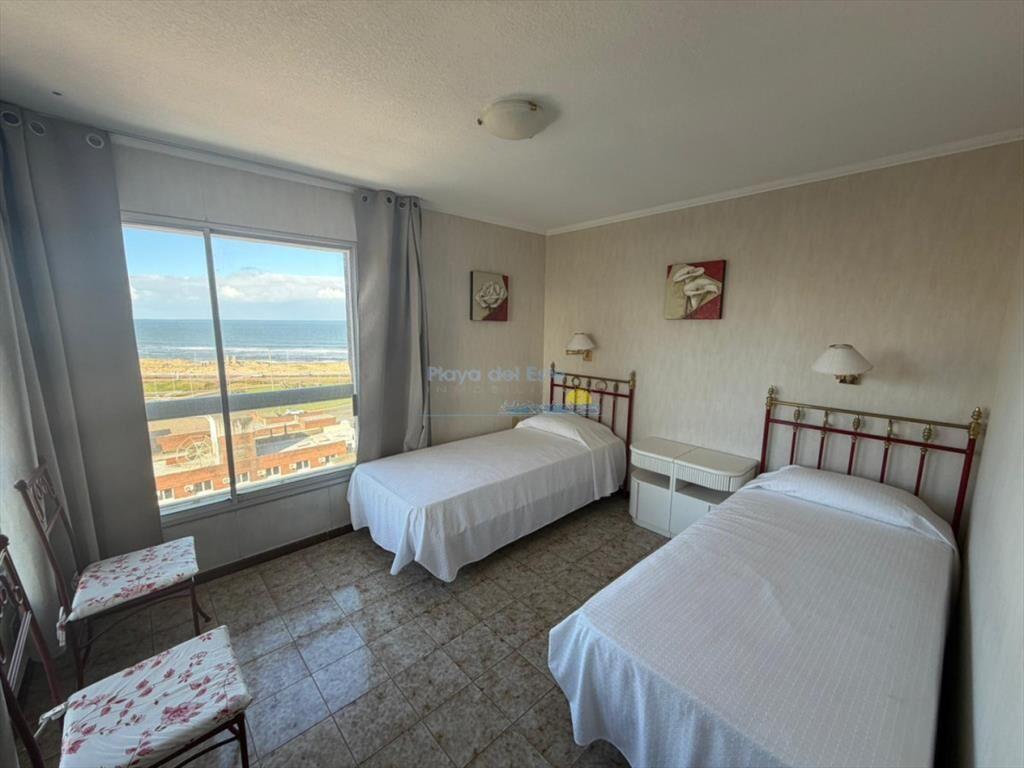 Apartamento de 3 dormitorios en alquiler anual e