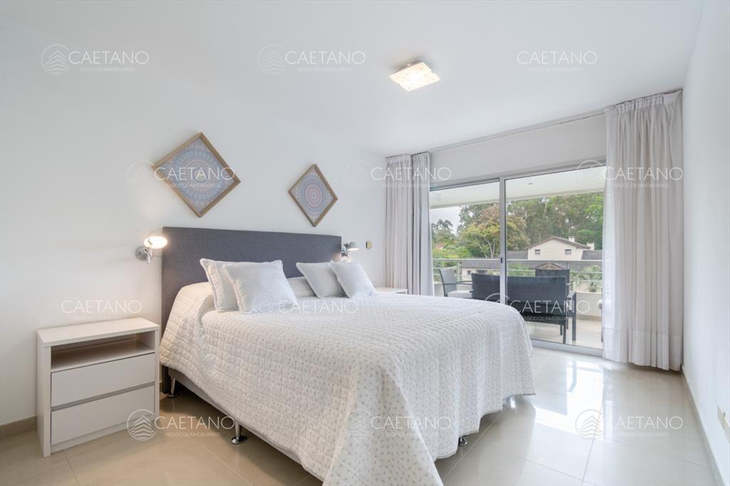 Muy buen apartamento de Tres dormitorios y Azotea con Parri