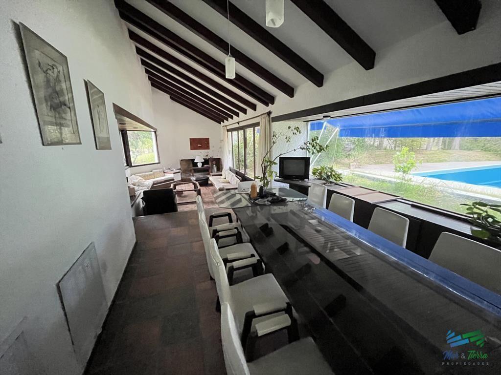 En venta casa 5 dormitorios y piscina, Cantegril,