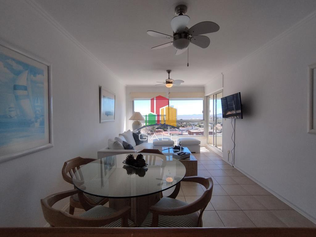 Alquiler y venta de apartamento de dos dormitorios en Punta
