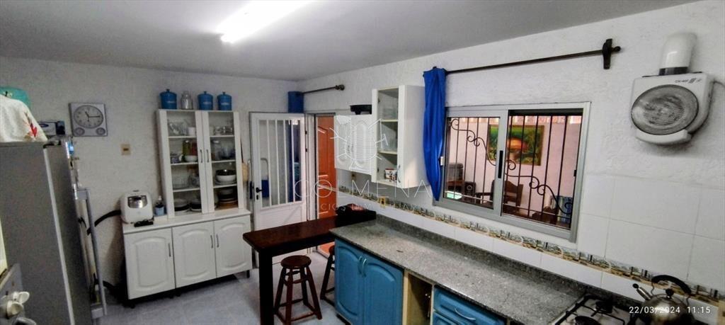 Muy buena casa con amplias comodidades y ideal