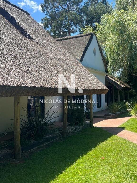 Amplia casa a la venta en Punta del Este de 6 en