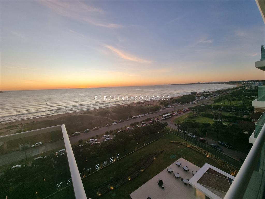 Hermoso apartamento en venta en Venetian Tower, Punta del E