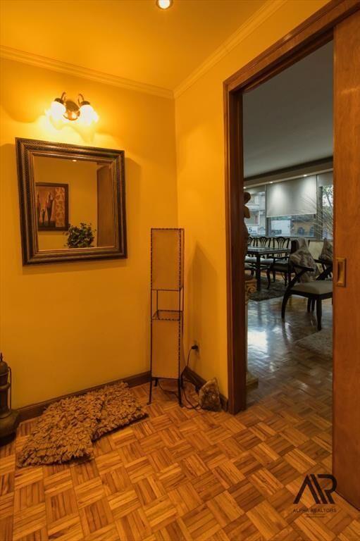 Apartamento en venta c/ cochera en Pocitos