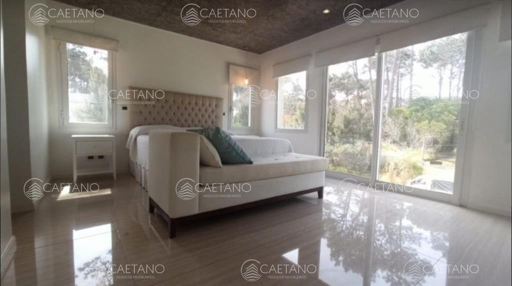 Venta de Casa 4 DORMITORIOS en Montoya, La Barra