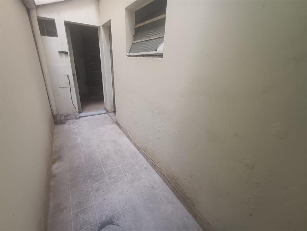 Mercedes y Yaguarón, amplio, balcón, vacío. Consulte.