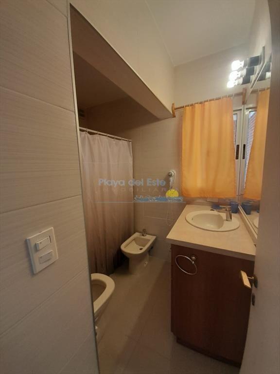 Apartamento de 2 dormitorios en Venta en Punta ,