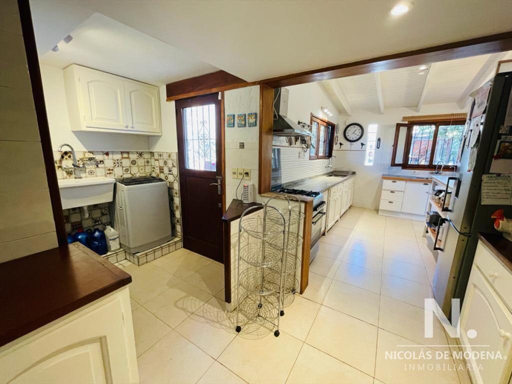 Casa En Venta De 3 Dormitorios Con loft, Ubicada En Mansa,