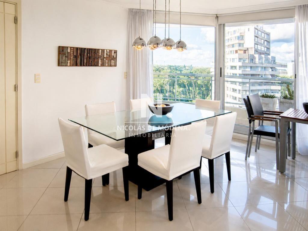 Alquila apartamento de 3 dormitorios en Punta del