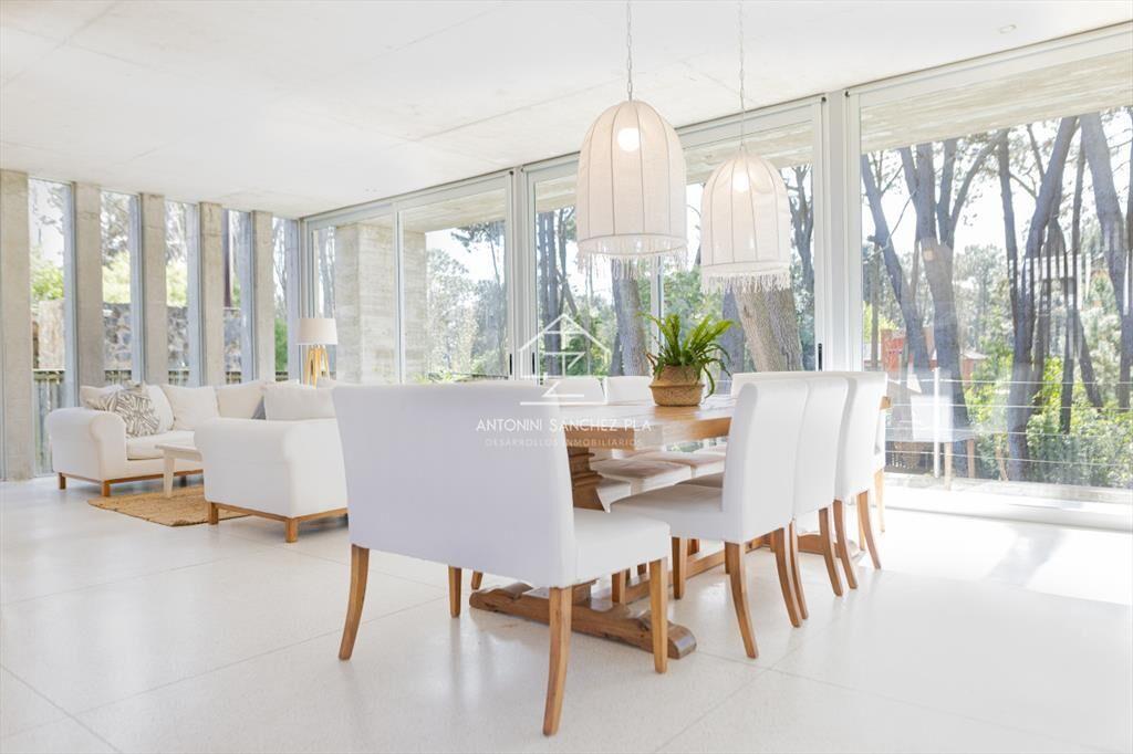Casa en venta de 4 dormitorios, en Barrio Cerrado