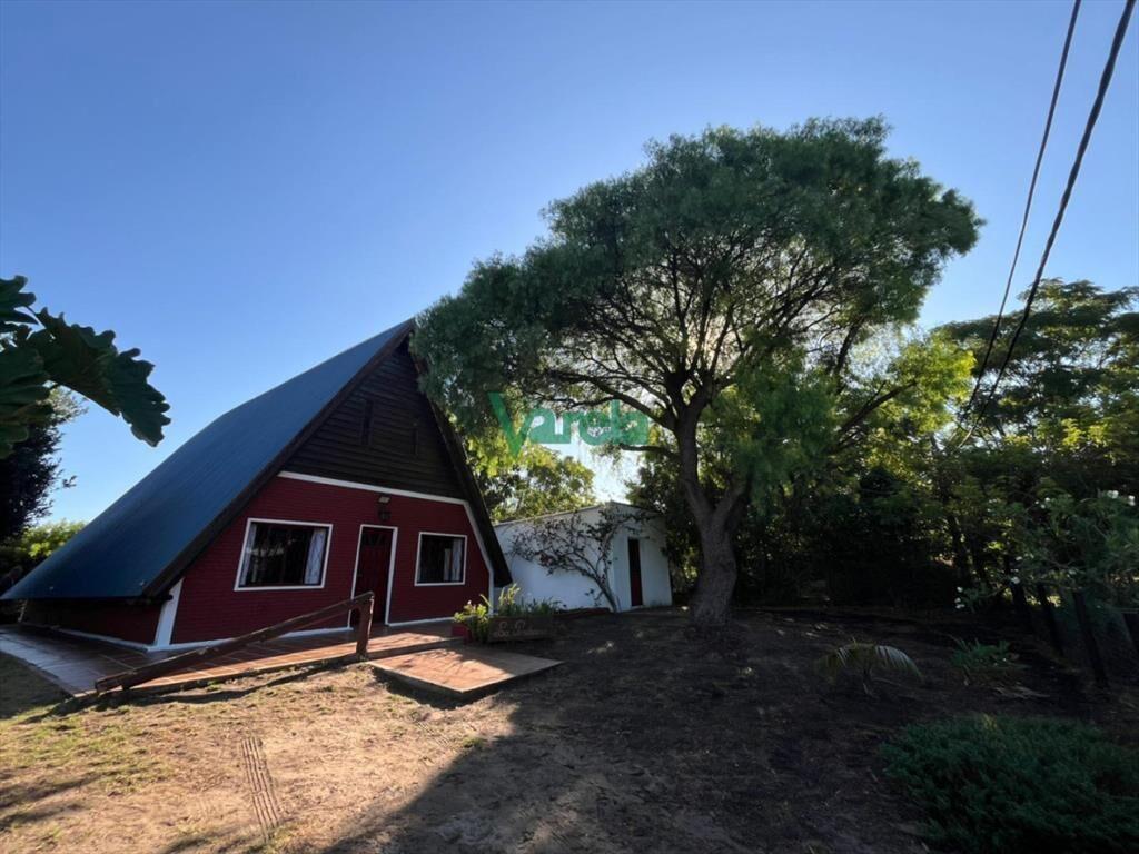 Casa de 3 dormitorios y 2 baños en La Floresta