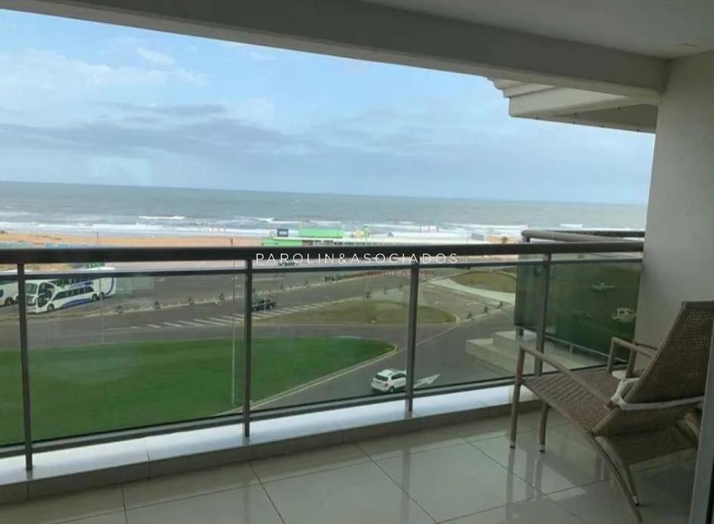 Apartamento en venta de 3 dormitorios en Torre