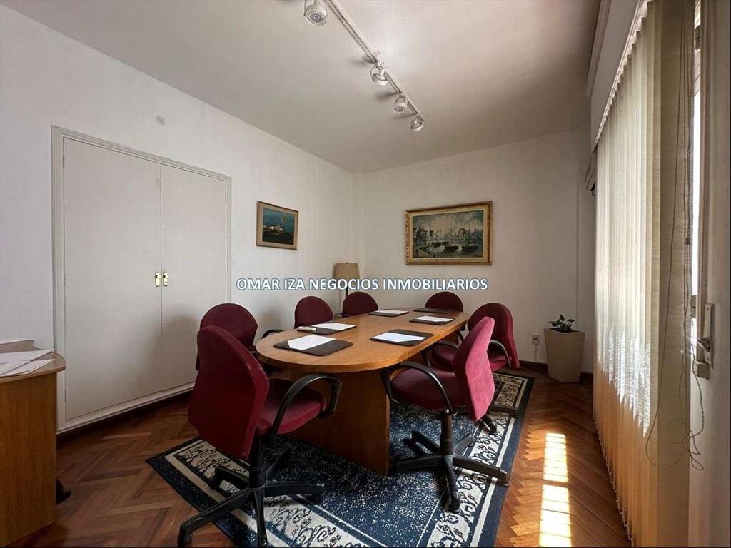 VENTA APARTAMENTO EN EL CENTRO. 4 DORMITRIOS, 1 ESCRITORIO,