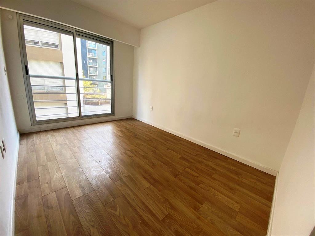 Alquiler - Apartamento al frente con un dormitorio en Cordón
