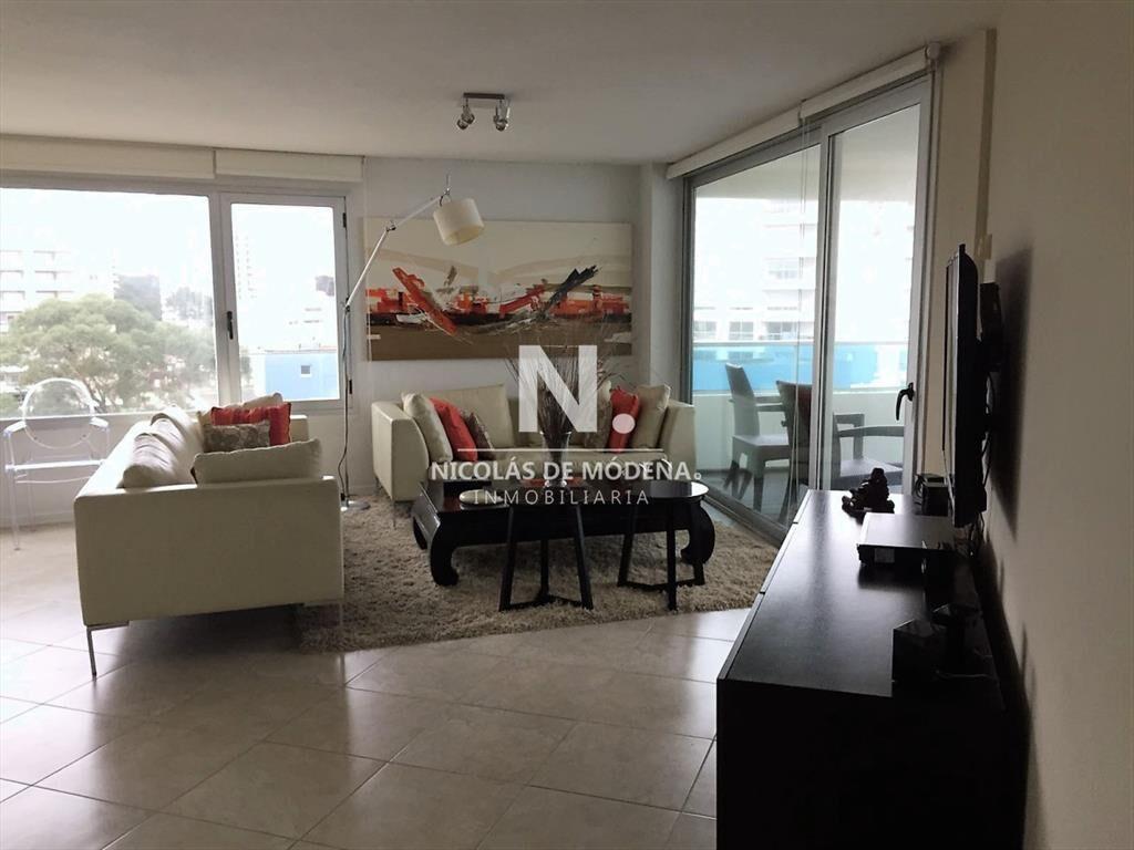 Torre con servicios en Brava