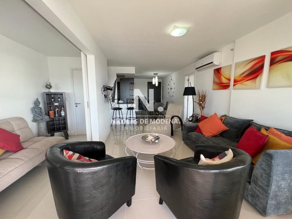 Iluminado departamento en Venta en Punta del Este