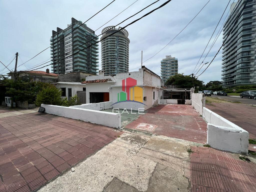 TERRENO CON CASA PARA INVERSIÃ?N LA PASTORA 217 M