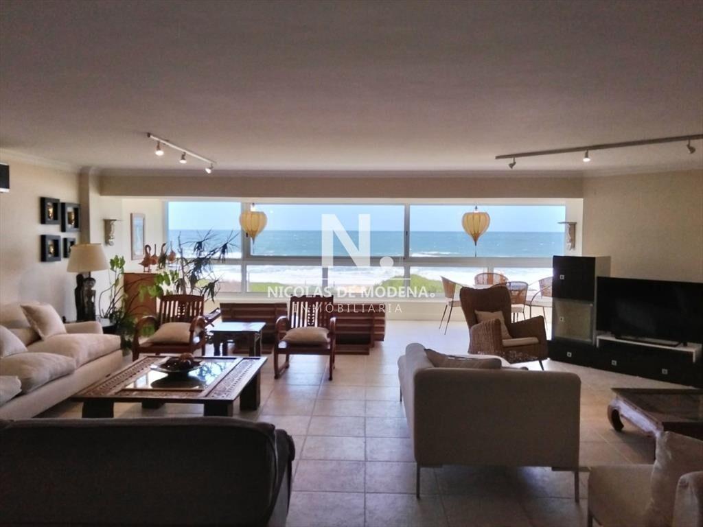Exclusivo Apartamento Frente al Mar en Playa - de