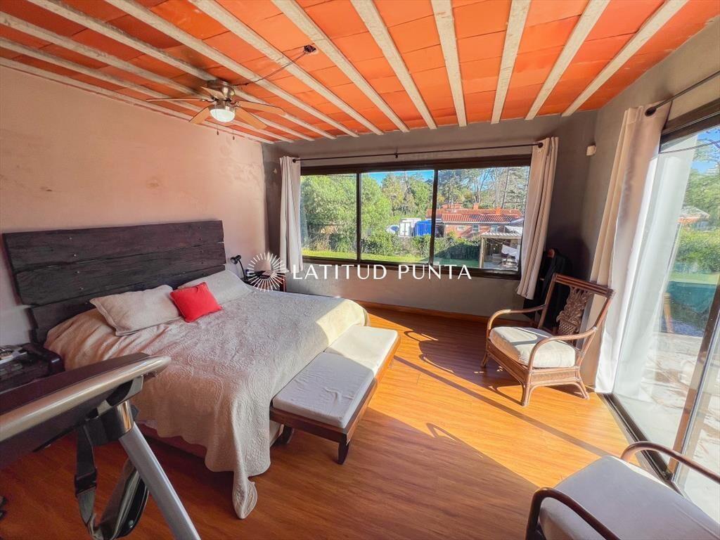 Casa 5 dormitorios con piscina. Barrio CÃ³rdoba