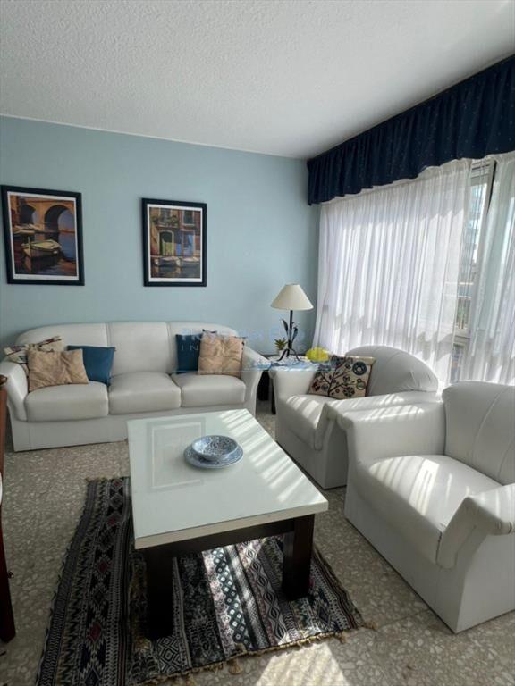 Apartamento en Venta de 3 Dormitorios en la , del