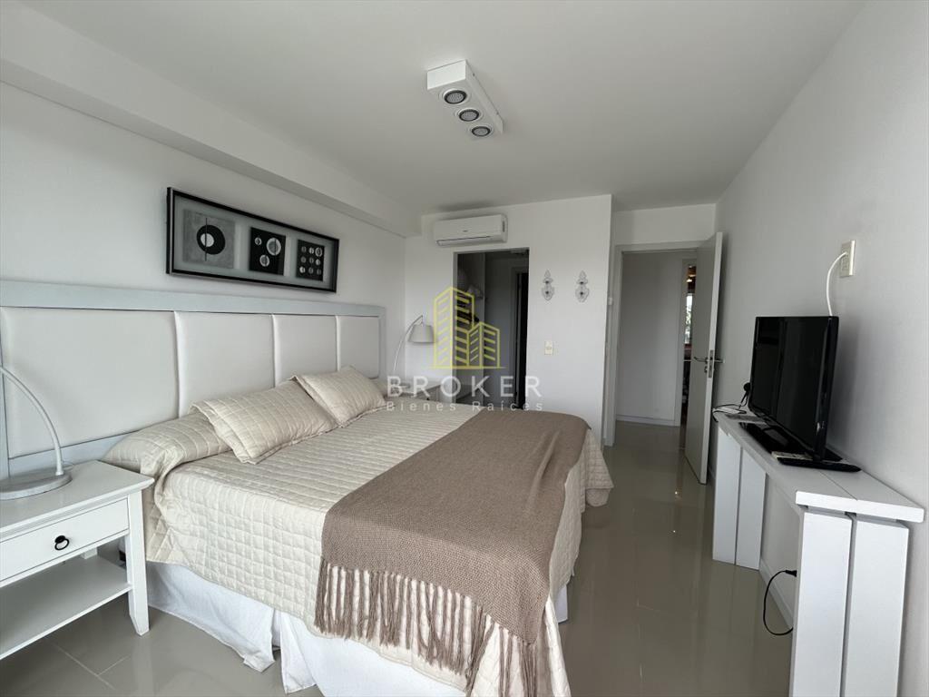 Venta de hermoso apartamento por roosevelt de dos
