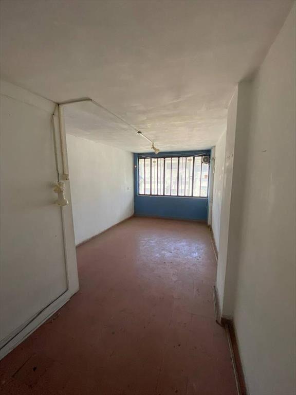 Vendo Local de 275m2. Con amplios ventanales, local esquina