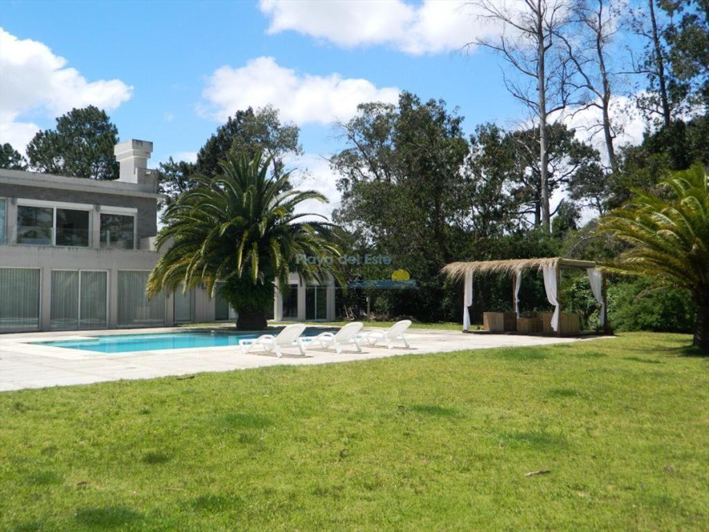 Moderna Casa de 4 Dormitorios en el Golf - Punta
