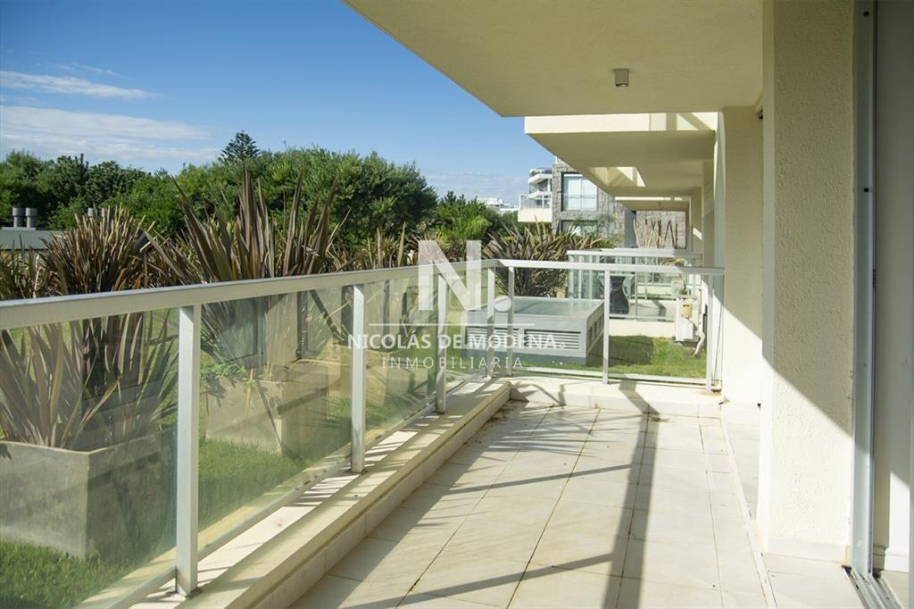 Venta apartamento de 3 dormitorios en Playa Brava