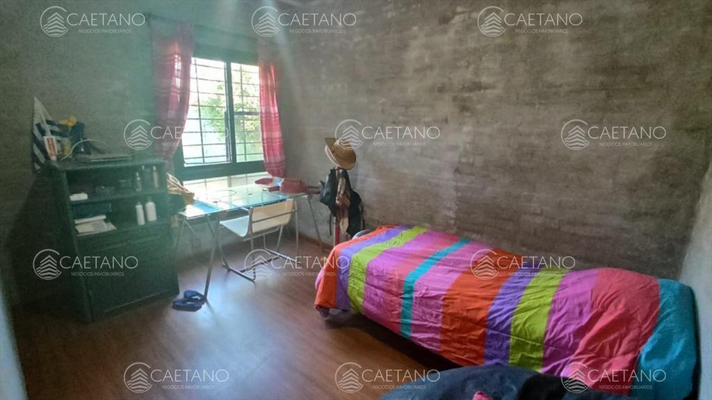 Casa ubicada a pasos de Avenida Córdoba en - del