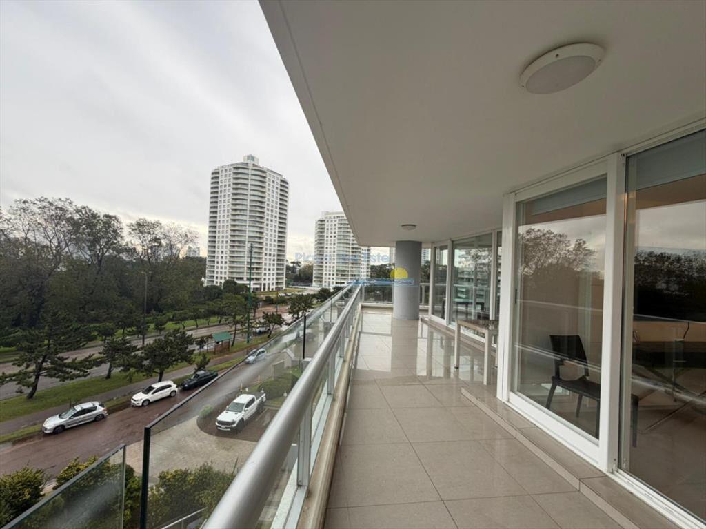 Apartamento en Venta de 4 dormitorios en Torre ,
