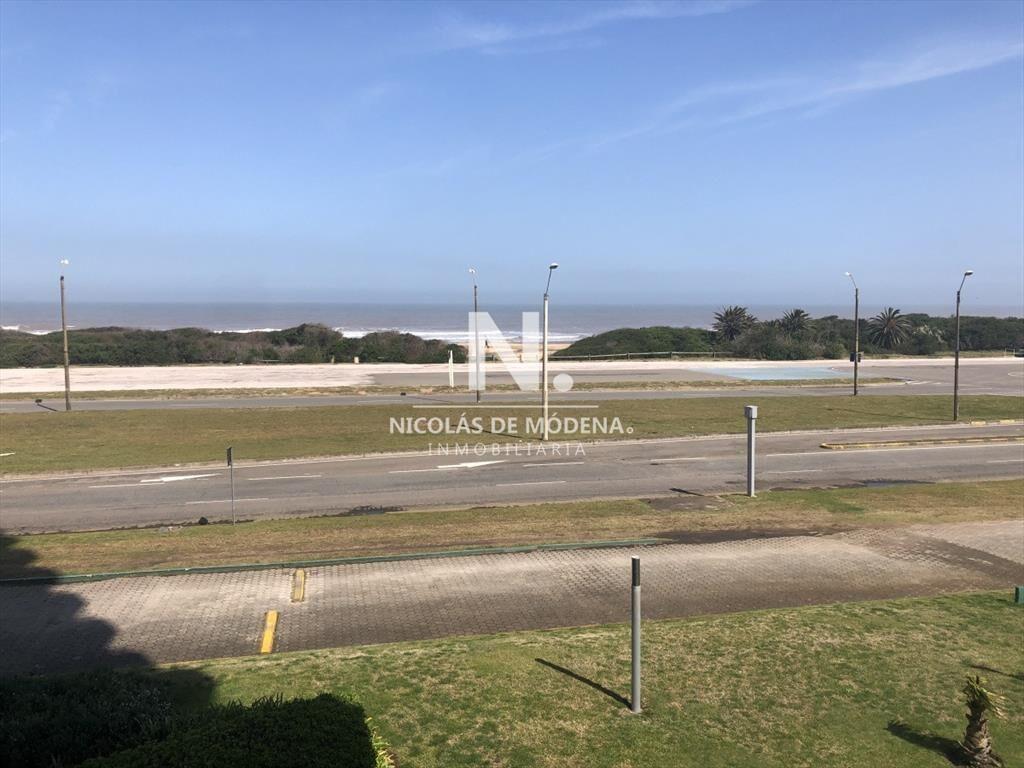 En venta Amplio departamento de 3 dormitorios al