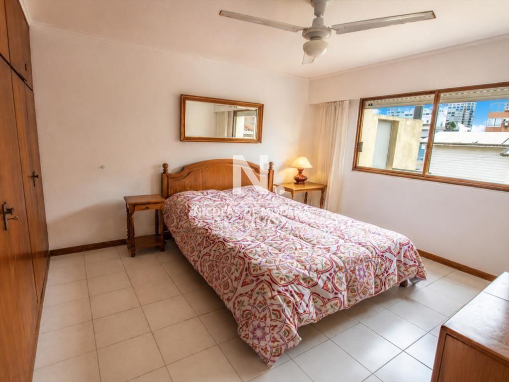 Vende apartamento impecable de 3 dormitorios con
