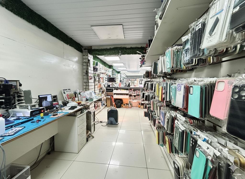 Local comercial en venta con renta sobre Av 8 de octubre